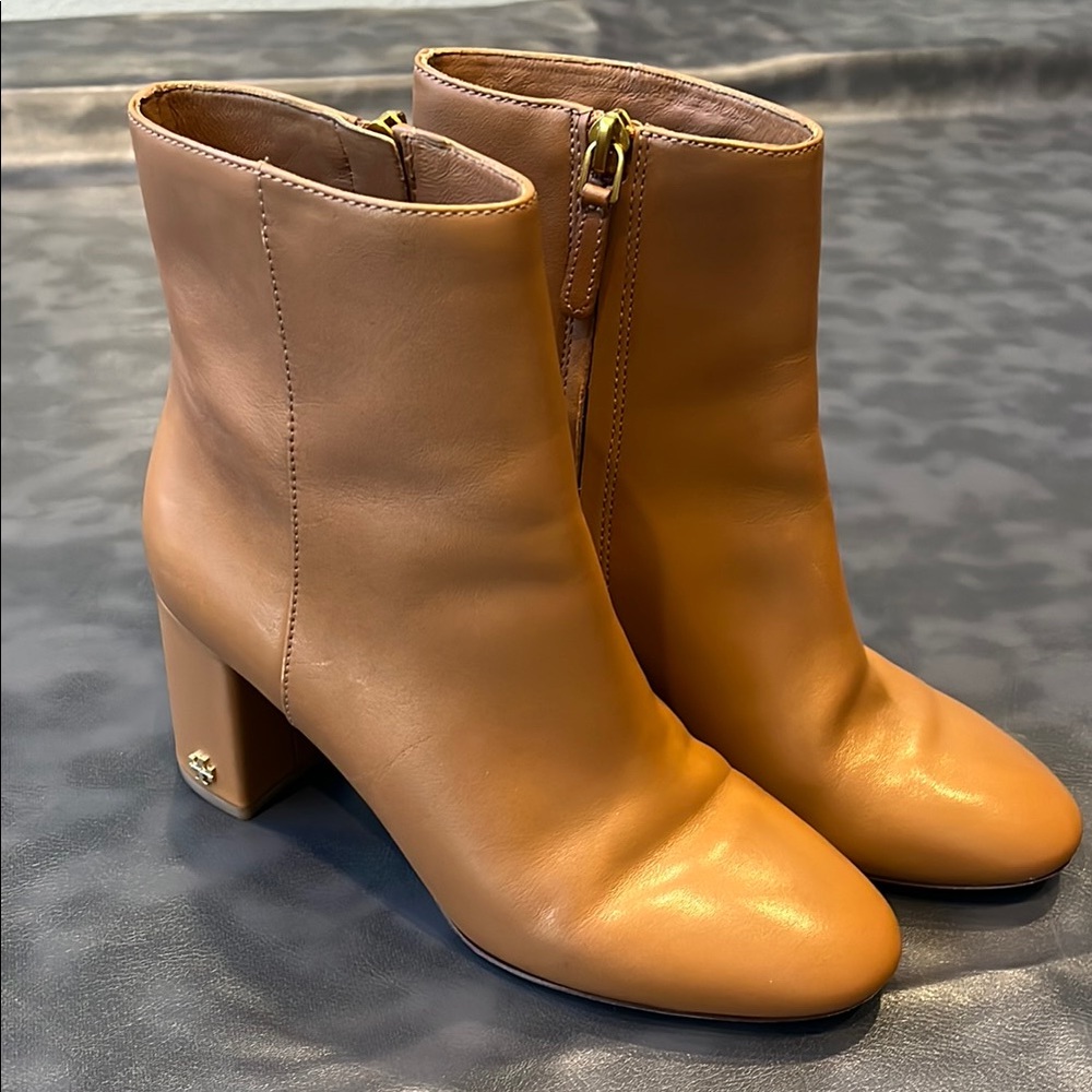 Tory Burch Elegant Tan Leather Ankle Boots
